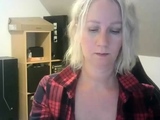 amateur blonde solo webcam