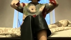 MILF in fishnet enjoys foot fetish