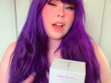 Bubble butt amateur goes solo with a toy in the powder room
