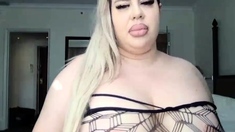 Fat BBW with big boobs masturbating and squirtin on cam