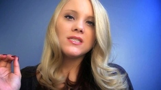 Pretty Hot Blonde Cam Babe Masturbate Solo on Cam