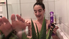 Real amateur teen plays with toys as she masturbates