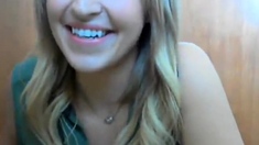 amateur blonde solo webcam