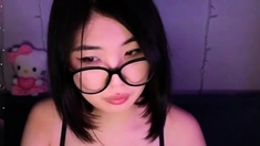 Big boob brunette masturbates on webcam