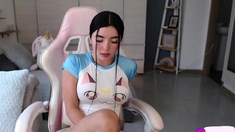 Amateur Webcam Teen Flashes Masturbates