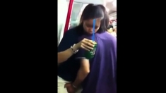 Metiendo mano por delante en el metro asiatico