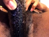 NEGRA PELUDA COM O VIBRADOR 07