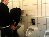 meet up and bareback in a public barthroom