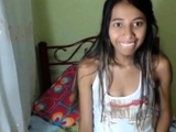 Novinha na webcam peitos xota e cu